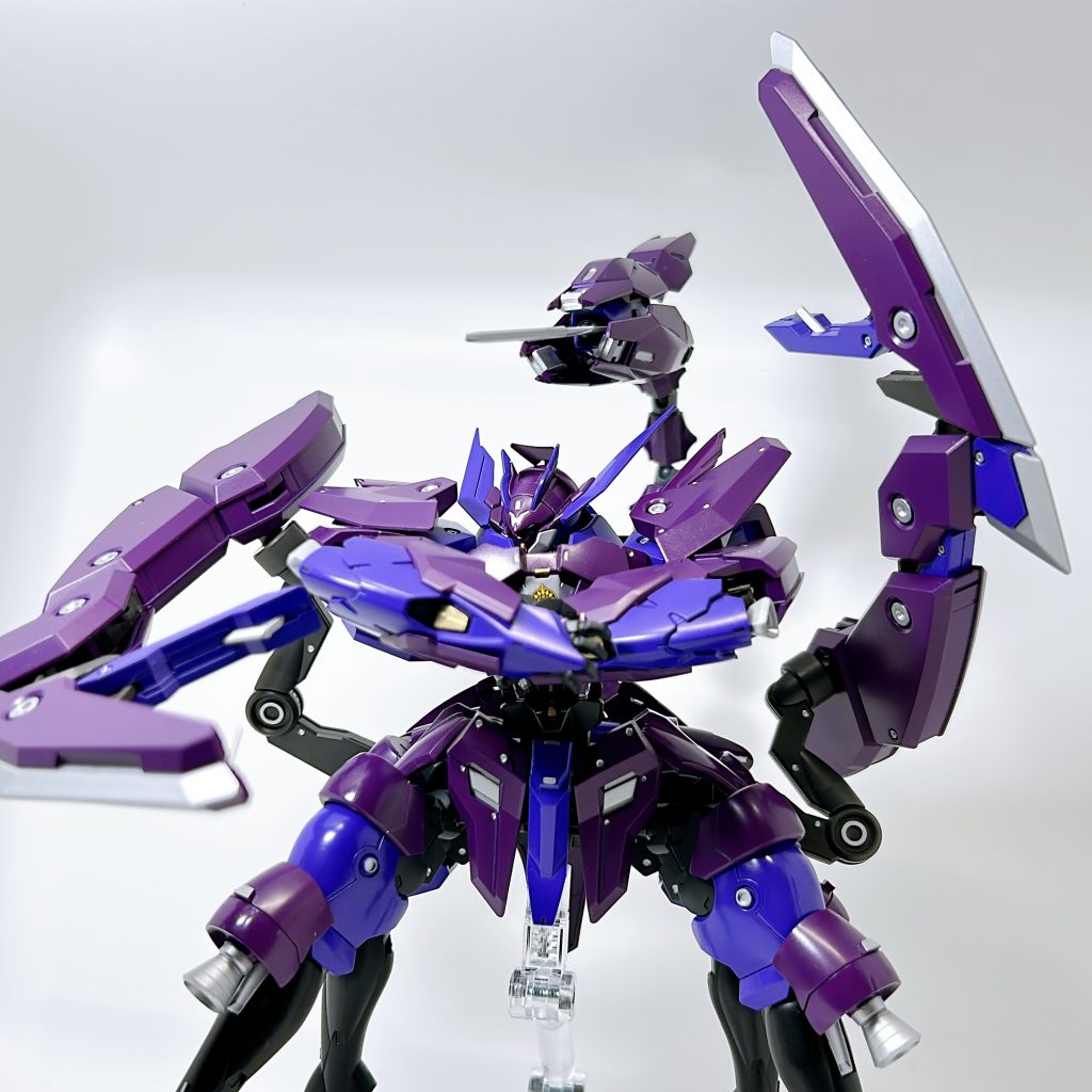 腕組みさせるとラスボス感マシマシで溜まりません(*´﹃｀*)しかし、HGで腕組みできるってのも、なかなかすごいですよねｗ&nbsp;