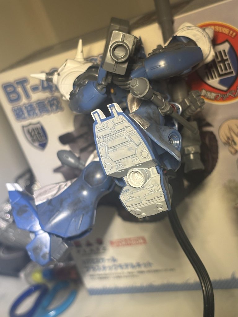 森林や雪に紛れて敵に待ち伏せ攻撃を仕掛ける