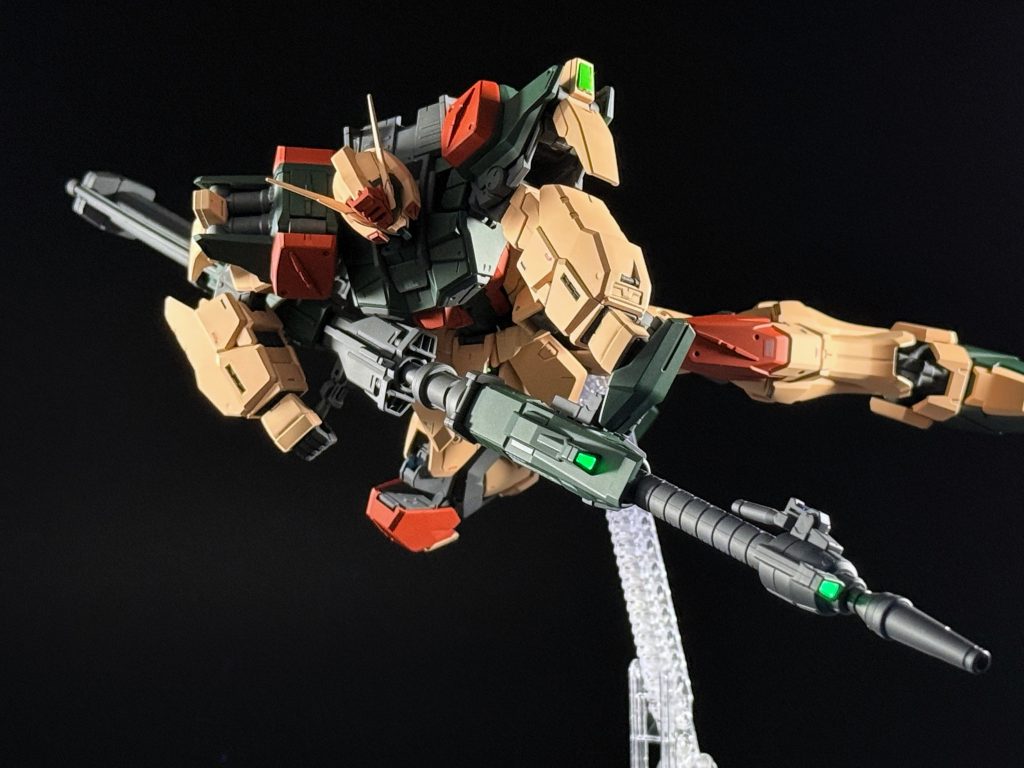 空中からガンダムパーフェクトファイルにてバスターが表紙を飾ったときのカットを参考に撮りました。