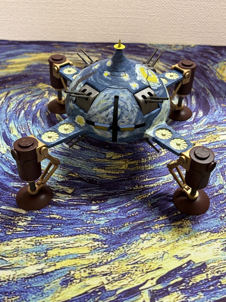 タイトルにもある通りアッザム本体に絵を描くような形で塗装しました。