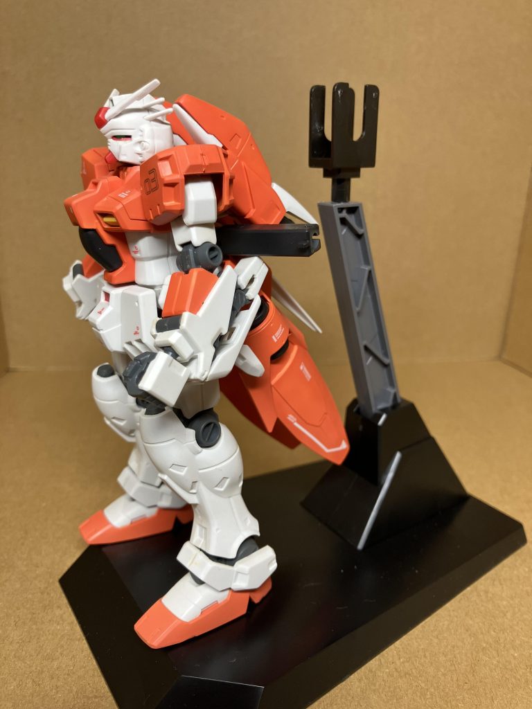 ステイメン本体足元は隠れてしまうし、ブースターをつける時に剥がれるといけないので、デカールは控えました。決して面倒だからやめたわけではないです(笑)