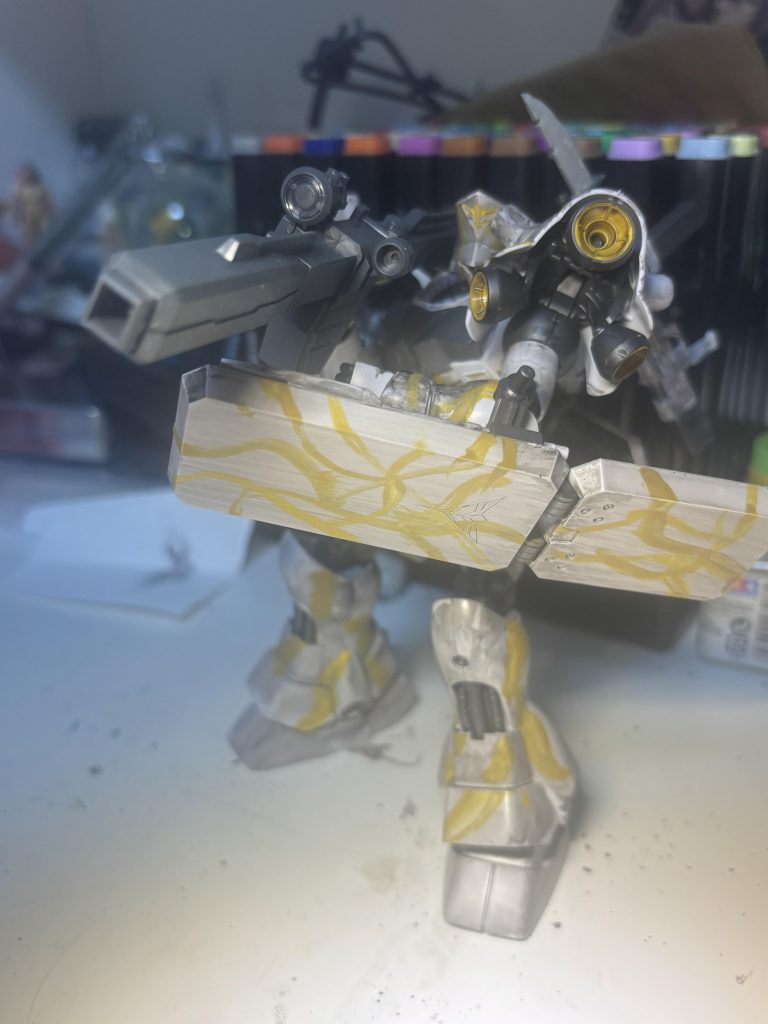 だが元の武装が少ない代わりに大型のビームランチャーなどを地上で撃つことなどができる。