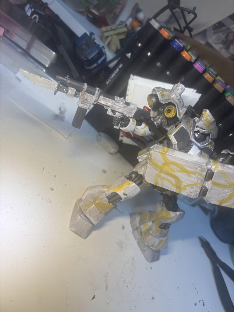 固定武装には電子突撃銃一機と