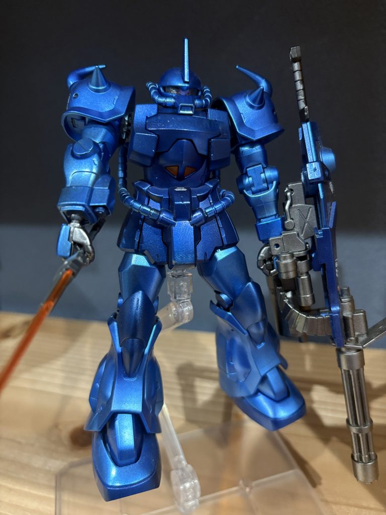 2種類のマッドキャンディ塗装なのでテカテカではありませんが綺麗に塗り分けできてるんじゃないかなと…一部ボヤけてしまってますが、申し訳ないです武装はグフから借りてきました