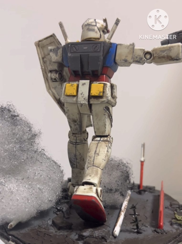 ちなみにビームサーベル&nbsp;はピンクがなかったので赤で塗ってみた。ビームなんで刺さらないはずではあるが気にしないで下さい😊