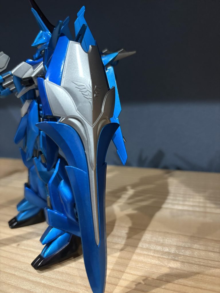 シールドはシナンジュから借りてきました