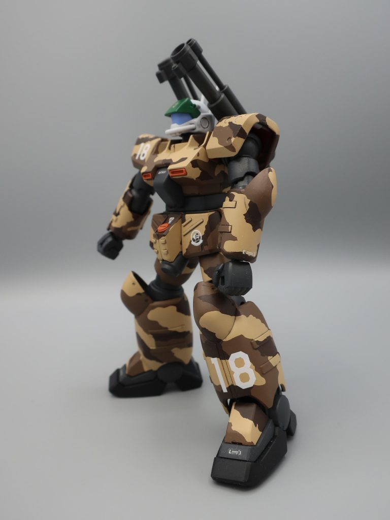 数分後・・・・　Uは別の男とペアで走っていました　私はゴール付近で待ちます　　ペアの男の手がUの肩に掛かっているか確認しなければなりません　　結果はやはり肩にしっかり掛かってました　肩組んでますこれが普通ですよ体育祭運営委員に抗議したい気持ちでした