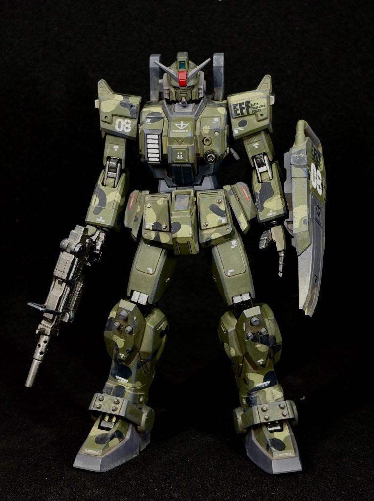 正面ショット迷彩3色は①エヴァカラー　ライトグリーン②ミリタリーカラー　ジャーマングレー③ガイアカラー　オリーブグリーンの順に塗装しました。マスキングはハイキューパーツさんのクラウド型マスキングを使用しました。&nbsp;