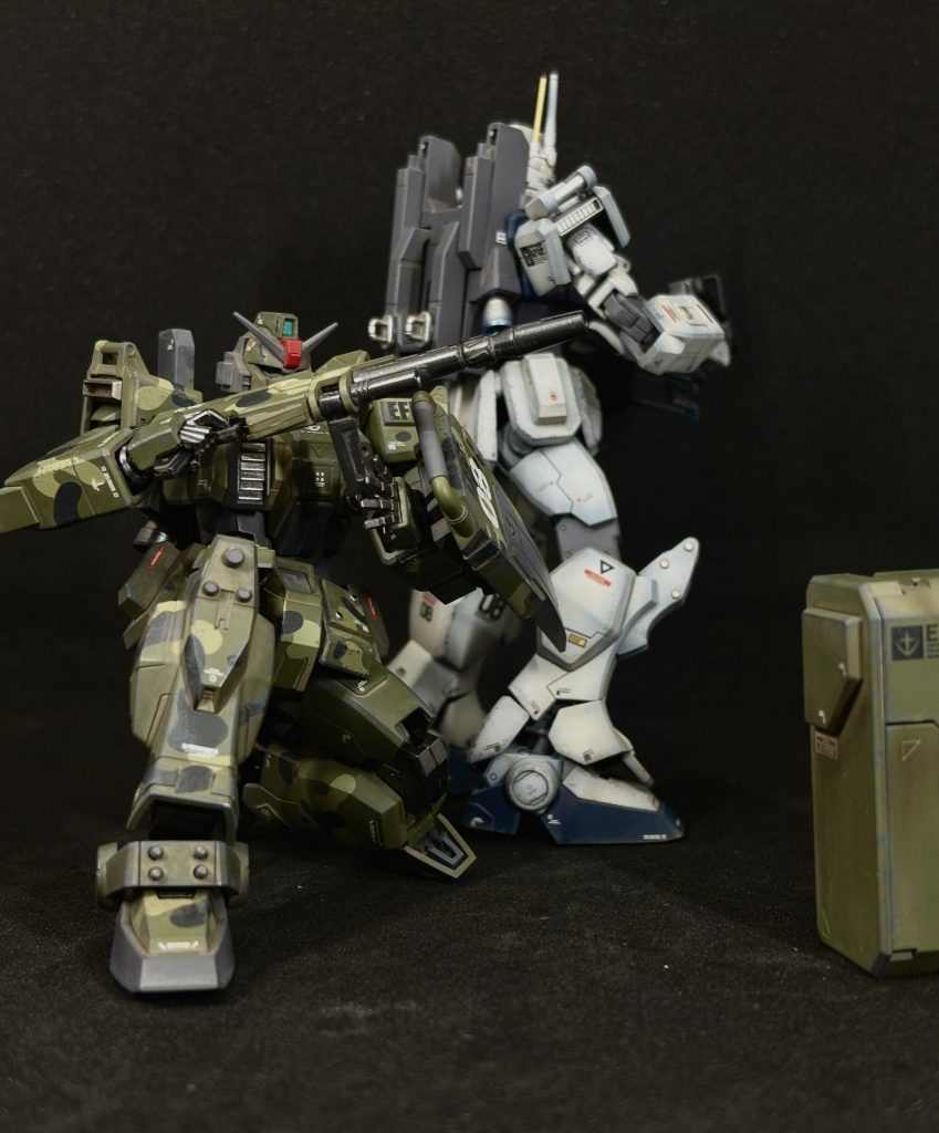 せっかくなので前回作ったEz-8と一緒にパチリ。Ez-8もウェザリングしてますので、まあまあマッチしますね。