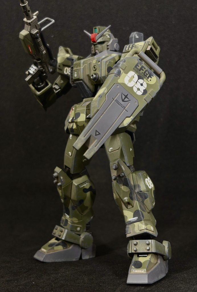 迷彩塗装後、ウォッシング&チッピングでウェザリングを行いました。ウェザリングは2回目ですがまだあまり感覚が掴めてないです。