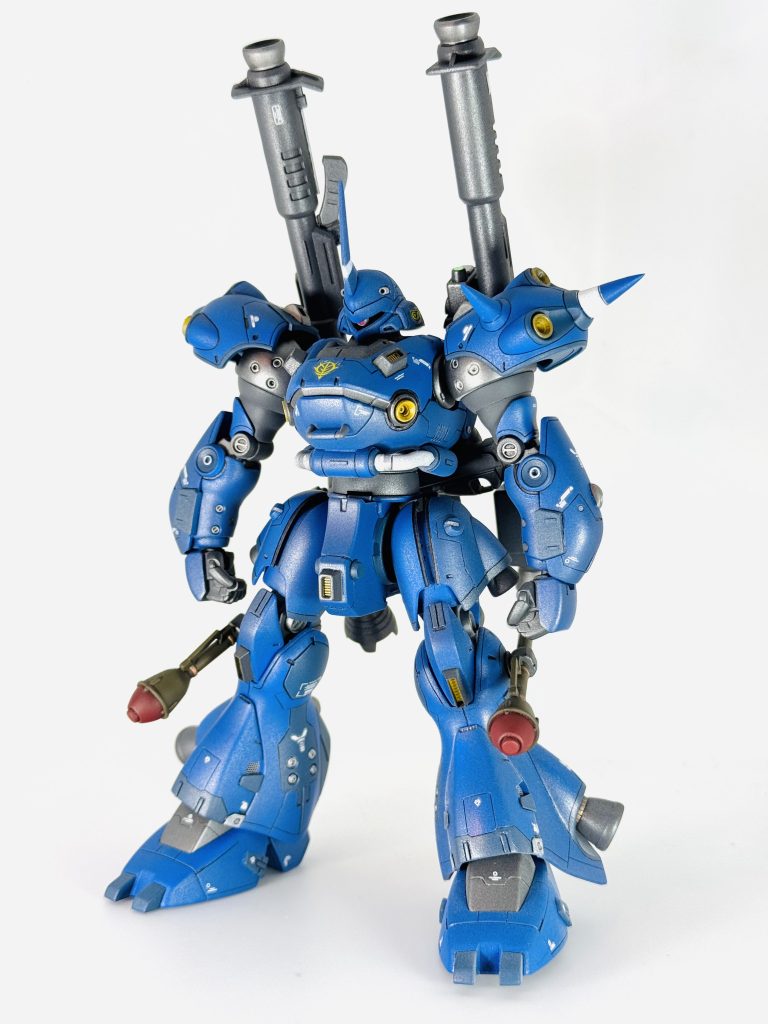 腰を2mm延長した以外のスタイル改修はしていません。塗装後にスターブライトアイアンを全体に軽く拭き鉄っぽい鈍さを表現してみました。仕上げはいつも通り艶消しです。胸、足、腰のアポジモーター?は眠く感じたので切り飛ばして別パーツを付けています。