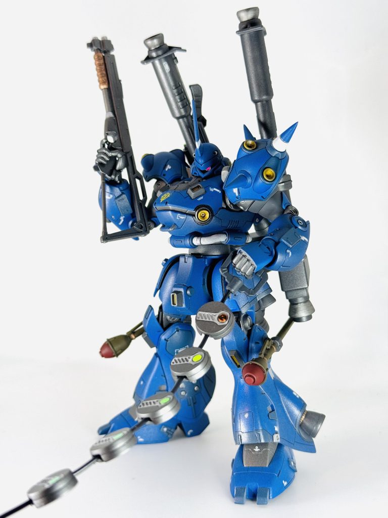 チェーンマインにはメタルシールを貼ったので光の当たる角度によって色が変わって見えます。ほんとはメタルビルドのようなコンテナを作りたかったのですがフルスクラッチの難しさに直面して途中で挫折…数こなしていずれ見せれるレベルのものを作れるようになりたいです。