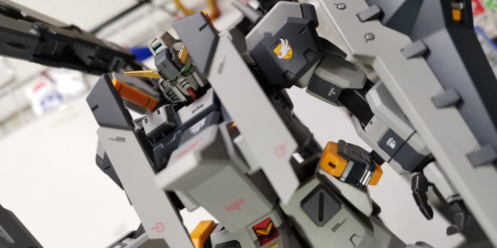 ガンダムらしいガンダム顔。無骨な雰囲気が良い。