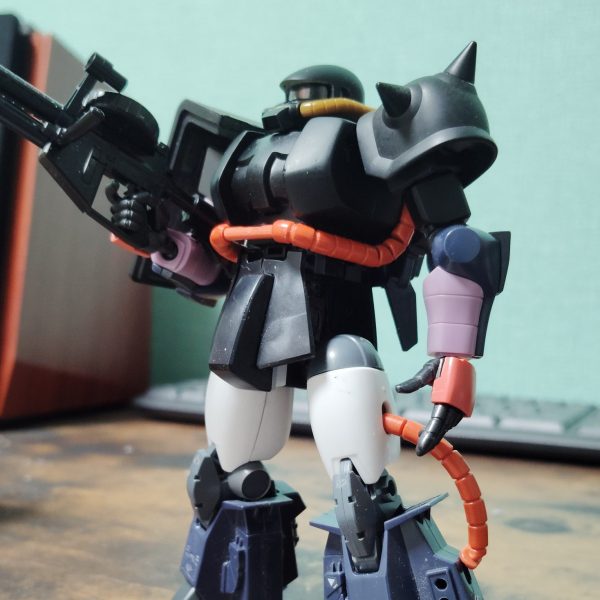 理想のザクⅡ製作中