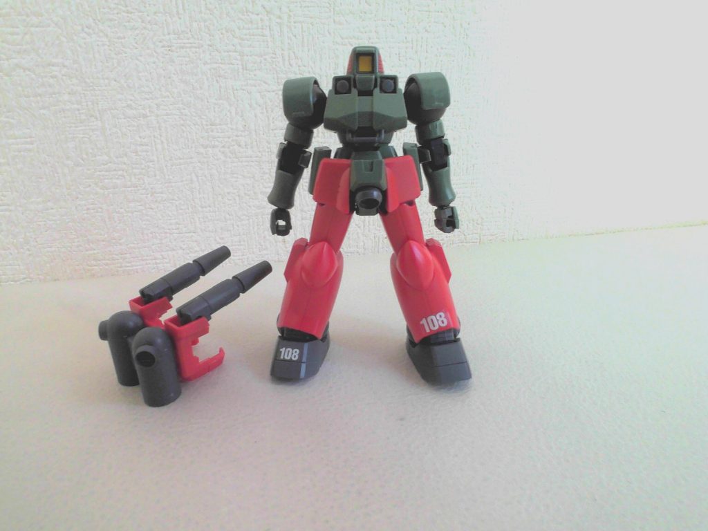 なんか上半身ごっついと思ったそこのアナタ！実はバックパックでごっつくなってるんです！バックパックはエネルギーと推進剤が切れ次第切り離していく設定です。あと小ネタですがリーオーのカメラのクリアパーツの裏に白いシールを貼ると一気に見栄えが良くなります。