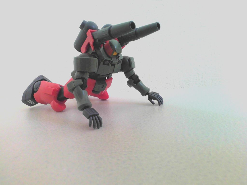 リーオーは首が曲がらないので砲撃ポーズが土下座になってますｗ