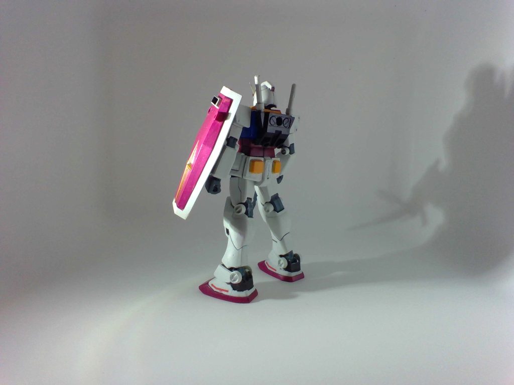 ガンダム–2枚目/制作者：粗茶