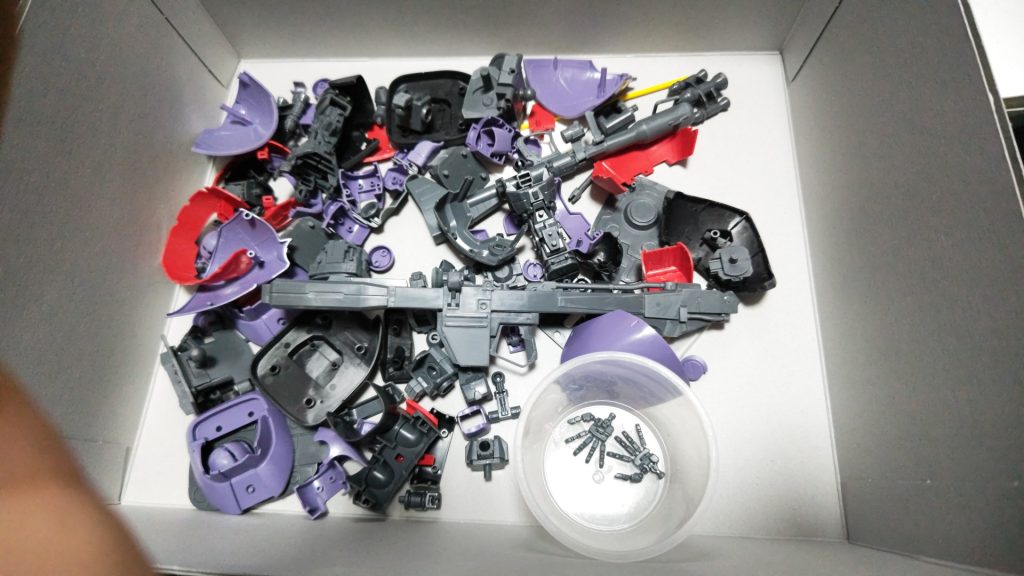 作品名：令和八年、プラモはぢめ<p>今年も積み崩し始めます</p>
