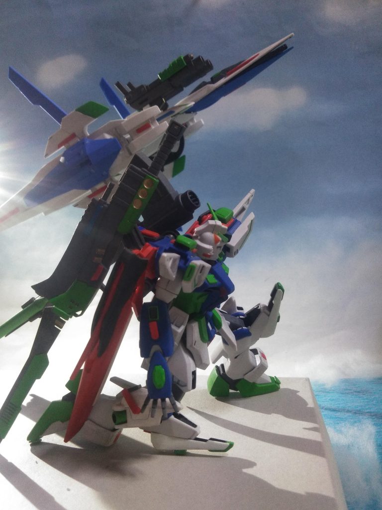 出撃後の黄昏れる雰囲気を・・・バックの｢Su,Te,Ra・シルエット｣の存在と、背景が青い為、逆に『希望が湧いて来た』ミタイに成ってますね😅