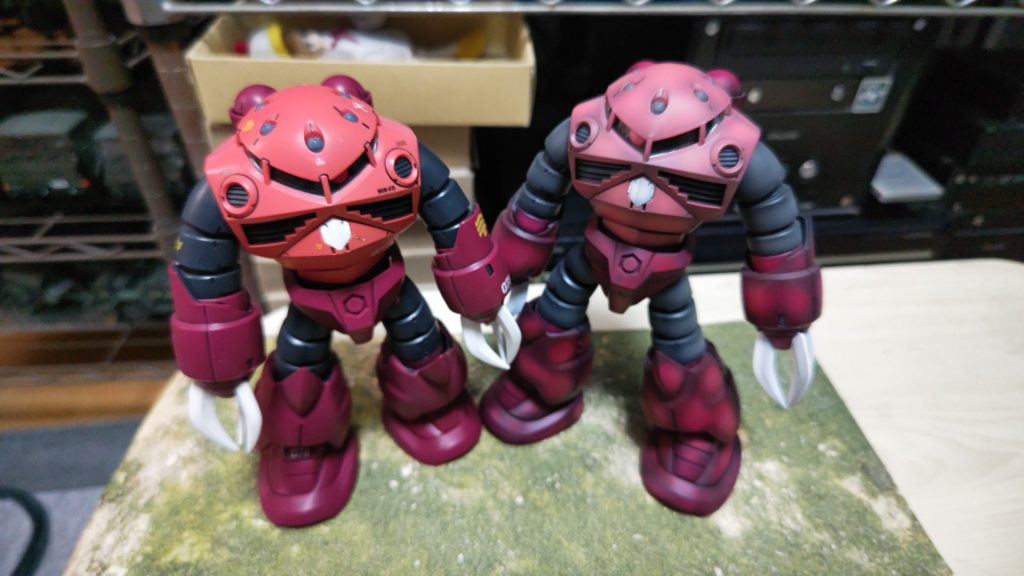 作品名：新旧塗装比べ💦<p>実家の棚から、20年以上前に塗装・完成させたシャアズコック（写真左）持って帰ってきた昨年夏新規で塗装完成させたシャアズコック（右と比較してみた💦）　 そのうち再塗装されそうな旧作品💦 しかし最近のシャア専用ピンク、ずいぶ [&hellip;]</p>
