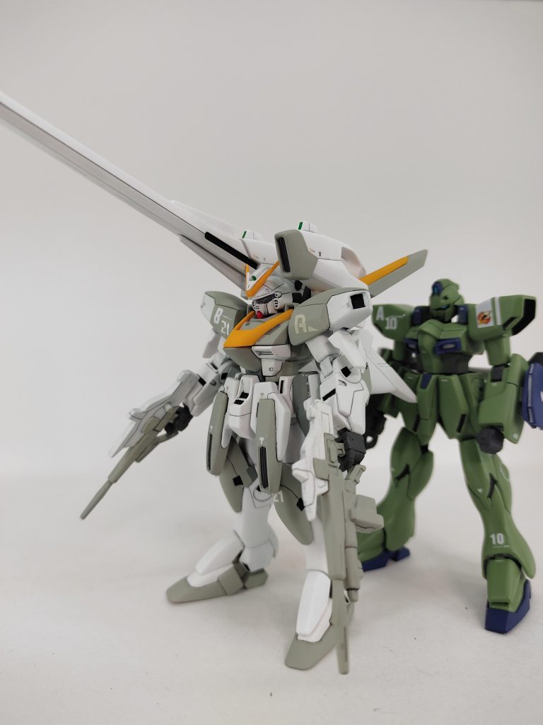 前作ガンイージと共に。スケールが合うのは素晴らしい。