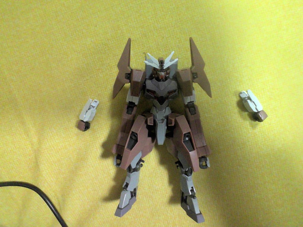 デフォルトの腕といっしょにデフォルトの腕はルブリスソーンの膝を加工しました。