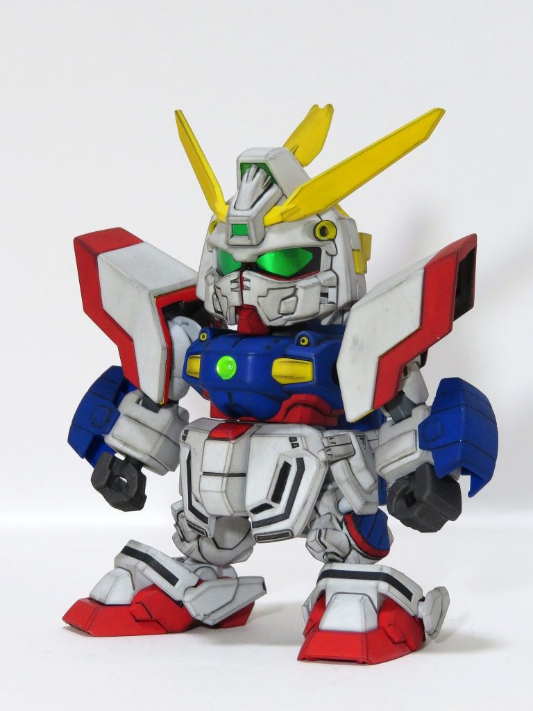 色分けが優れていると言っても、最近のキットと比較すると色が足りていない箇所が結構あるので、筆塗り+パステルシャドウで仕上げました。