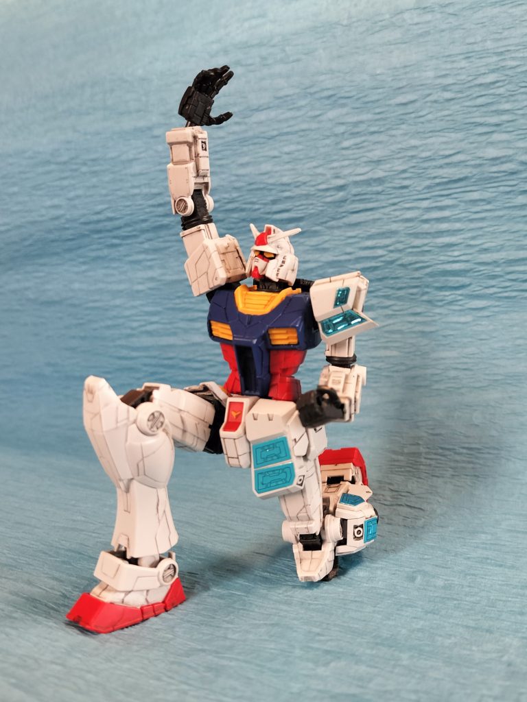 部分塗装もしたかったけど、時間がなく諦め、パネルもシールで妥協。