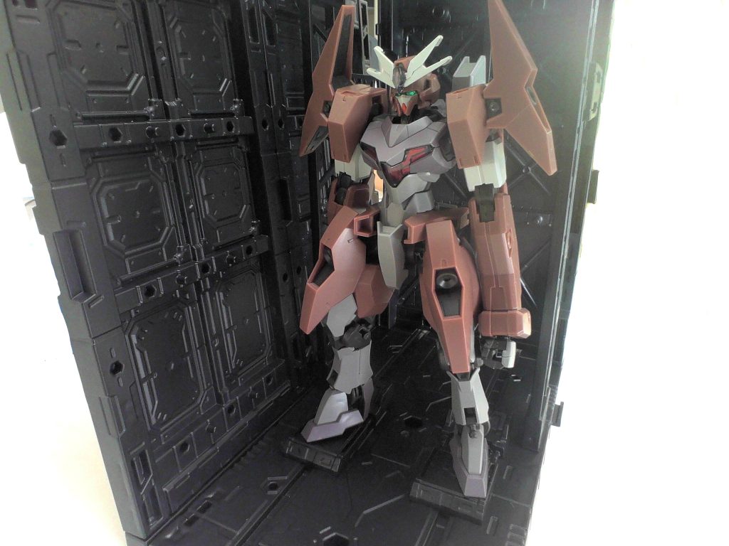 格闘専用腕部ユニット装備状態（ルブリスソーンの腕）