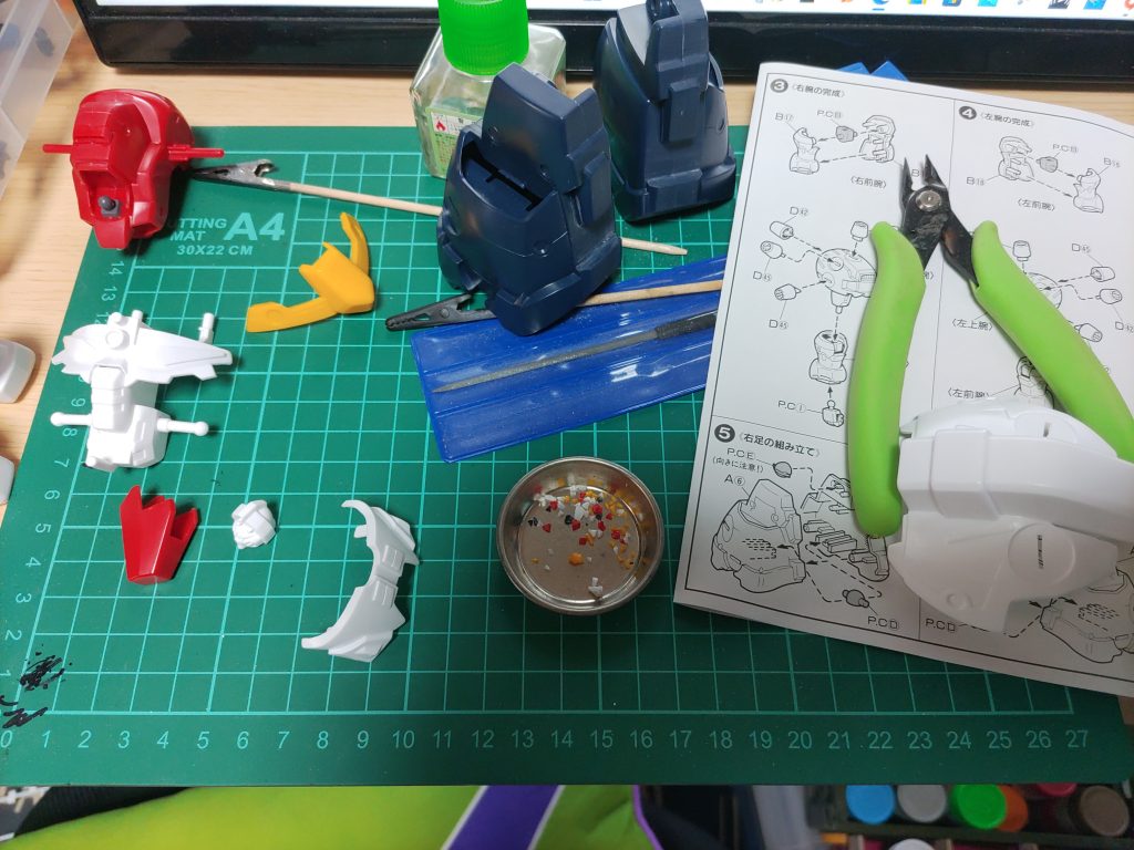 最初はどう作るか(・-・)悩んでいたのでアニメを見てから作ろうと思いアニメを見ていたらいつの間にか全話見て感想 &nbsp; &nbsp;(T ^ T)最高 &nbsp; &nbsp; &nbsp; &nbsp; &nbsp; &nbsp; &nbsp; &nbsp; &nbsp; &nbsp; &nbsp; &nbsp;(　´ﾛ｀) なにか忘れてるなぁー &nbsp; &nbsp; &nbsp; &nbsp; &nbsp; &nbsp; &nbsp; &nbsp; &nbsp; &nbsp; &nbsp; &nbsp; &nbsp; &nbsp; 考え悩んで悩んで決めたのがデビルガンダムのジオラマを作ろうと考えました。&nbsp;