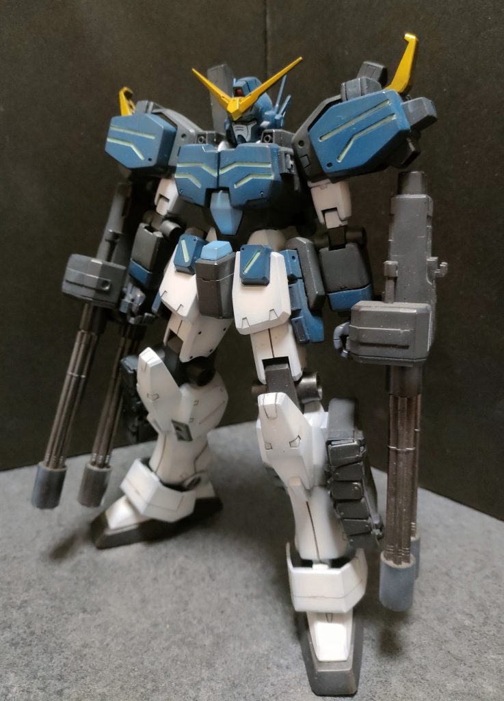 これのMG欲しいけど恐ろしいプレミア価格で出回ってて買えやしない・・・。老眼で墨入れ拭き取り忘れしたり、ゲート跡消し忘れしたりするけど楽しく続けていきたいと思います。