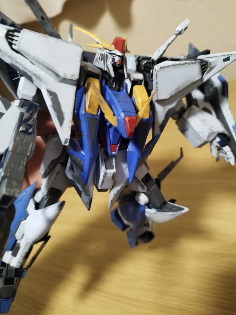 行ったことはまず全塗装とウェザリングをしました。でかぶつにはヤッピウェザリングが似合うんですよねこれ自分の持論、箱からデカさは分かっていたけどいざ開けてみるとパーツ数かなり少ないと感じましたね多分デっけぇ戦艦作ってたから麻痺してますね。