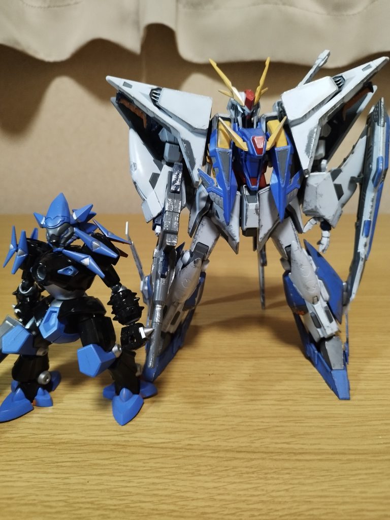 大きさ比較、、、、ハカイオーがめっちゃちっさく見える〜