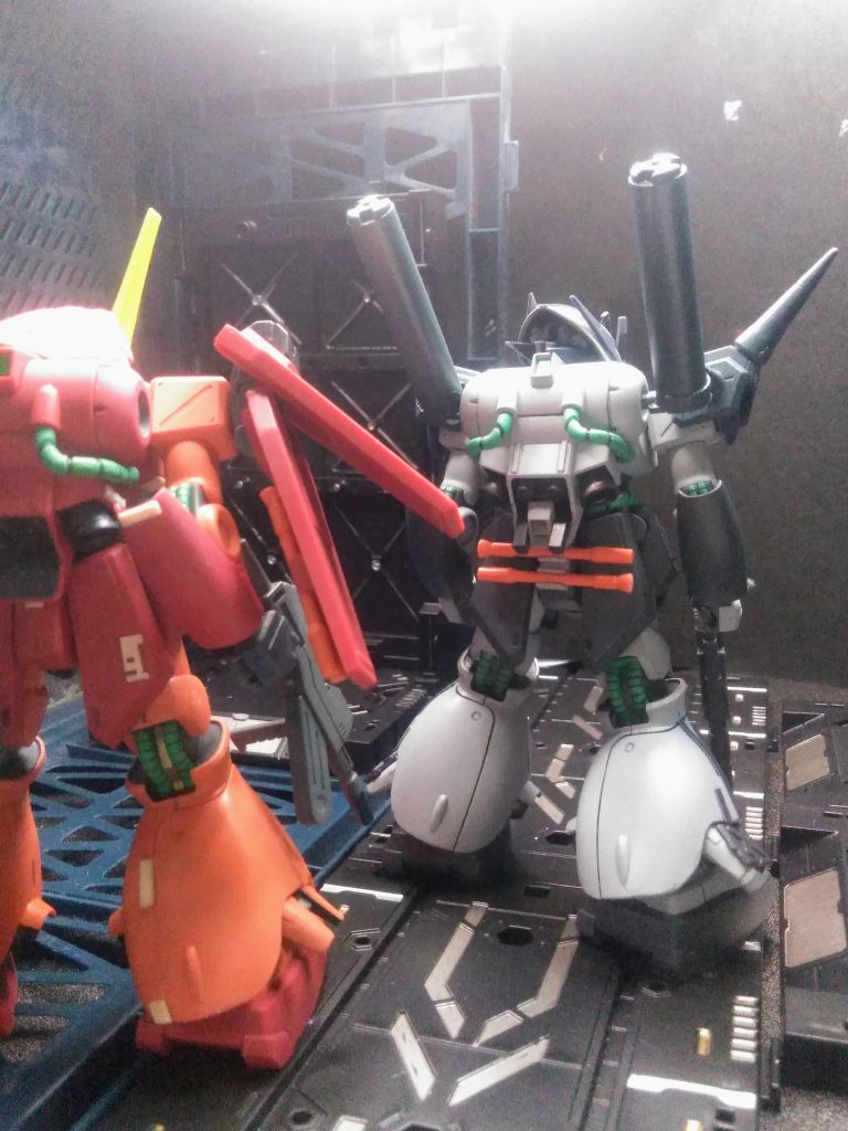 『エゥーゴ』は『アクシズ軍』の手に落ちた『コロニーレーザー』を奪取すべく『グリプス 2』を渦のように取り囲む『メルシュトローム作戦』を始動する。この機会に乗じ『ティターンズの灰色の鷹』の異名を持つ『ベルセ・ルク 大尉』は『Band of the Hawk(バンド・オブ・ホーク)』を率いて『コロニーレーザー』へ進軍する。 と、云うわけで妄想ζ 傲慢の巨人ver, ζ『RMS-156 グリフォン』『ベルセ・ルク 大尉』をご紹介 ✨😌✨