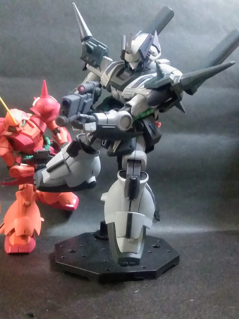 愚にもつかない前置きを失礼しました😌『RMS-156 グリフォン』此方をご存知な方は、多くはない 💦と!考えます 😚正体は『コミックボンボン 1986 年 2月号(もしくは3月号?) 』に掲載された 🤔『近藤和久先生』執筆の『漫画版 機動戦士 Z ガンダム』の最終回に登場す近藤先生オリジナルデザインMSなのです 🤗