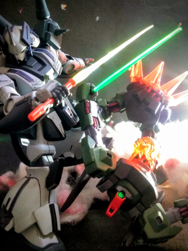 似て非なる機体でアル事は、この際置いておきまして(´д`|||) ゴメンナサイ初見時は『ガンダムフェイスの敵MSが⁉️("近藤版 バーザム"もだけど)』と!とても驚きΣ ゚Д゚≡( /)/エェッ!「「「さすが『近藤先生』❗おれたちにできない事を平然とやってのけるッ⤴️⤴️ そこにシビれる!あこがれるゥ💘💘💘」」」と!成った事は言うまでもありません(/≧◇≦\)