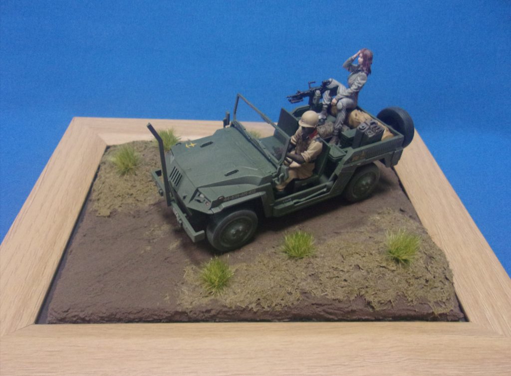 全体。ベースは百均のフォトフレームと紙粘土でちゃちゃっと作成。