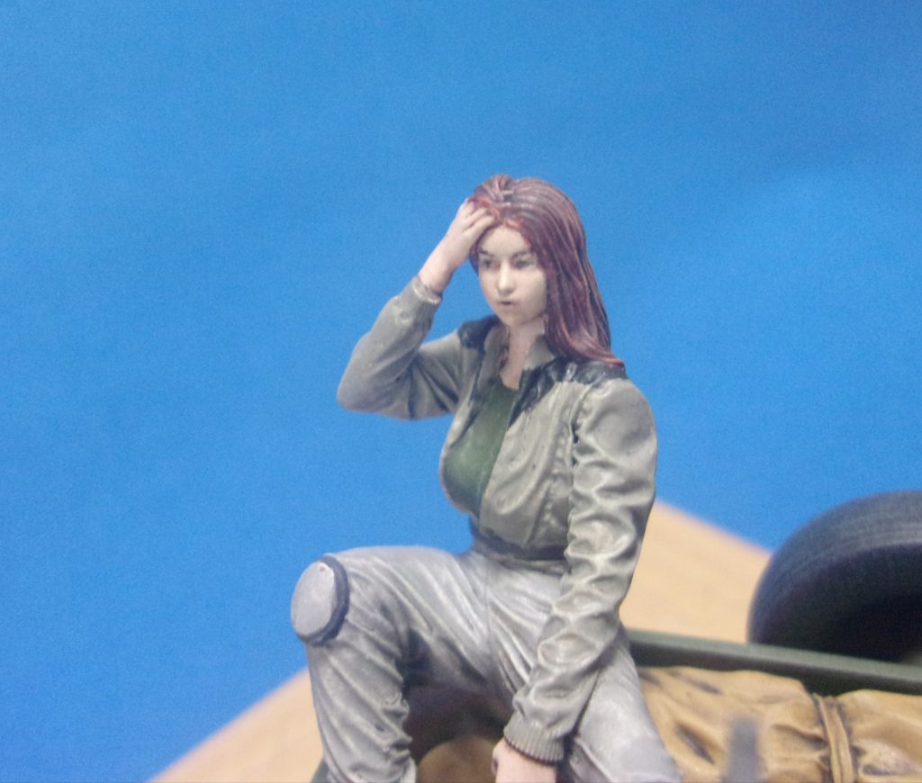 パイロットはオーシャンコスモスのフィギュアです。削除対策に谷間を埋めてTシャツを着せました。