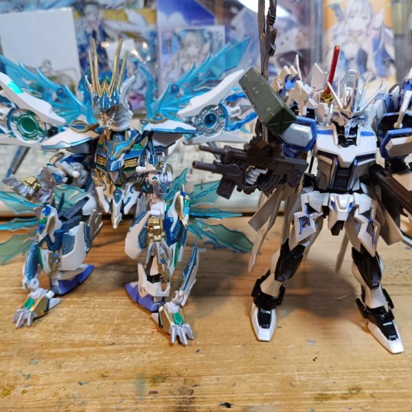 ブルーアイズストライクドラゴン　モビルスーツ形態へ