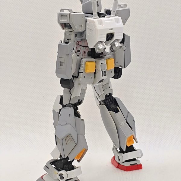 あれから1月・・・途中経過報告ですｗバランスはほぼ決まったかなということで、こまごまとした増改築と、へたくそなモールドを入れています。私の場合ここから完成までが長いので、何とか完成までこぎつけたいと思います！（3枚目）