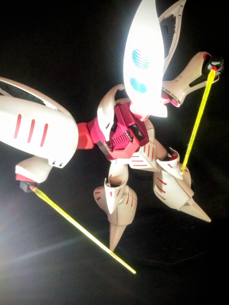 《《《ビームサーベル抜刀‼️》》》　&nbsp;｢UP主｣は気が付かなかったのですが 😋TVシリーズの最終話と劇場版で『百式』との最終決戦では両手で持てるくらいサーベル本体が長く、出力もその分強化された『大型ビームサーベル』を使用してイタのをご存知でしたか❓🤔左右のバインダー内に1基づつ装備されいる様です 🧐