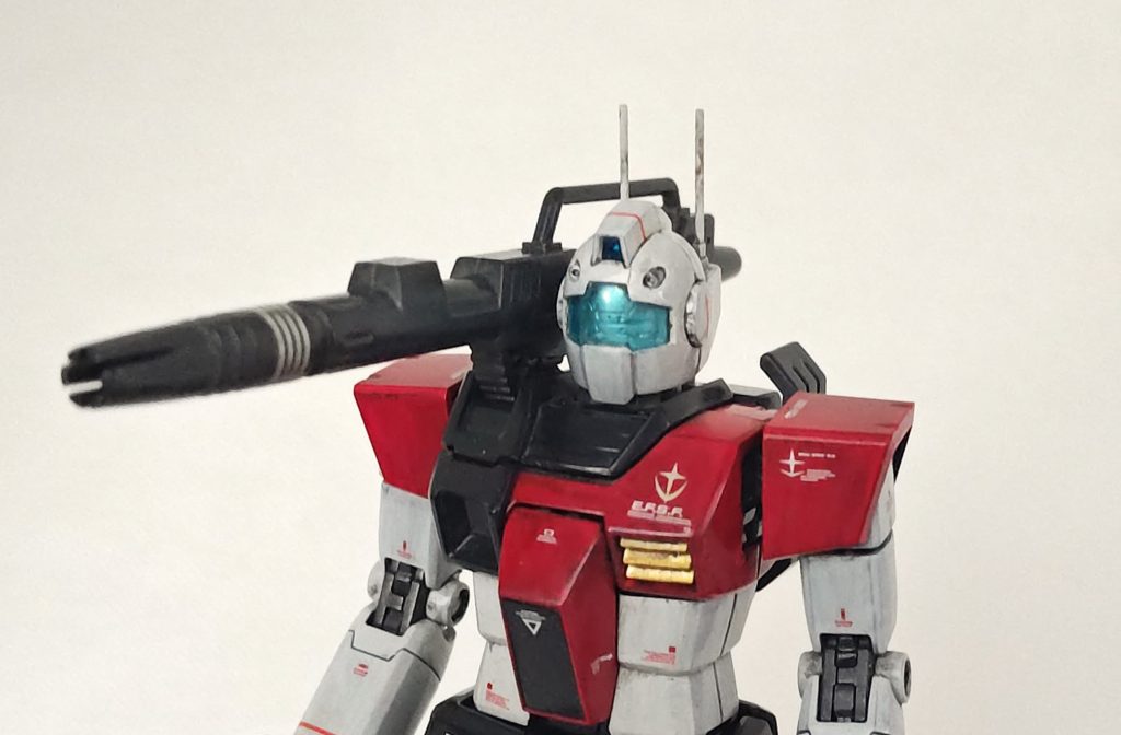 唯一の変更点が、頭部アンテナを金属線に置換したことです。