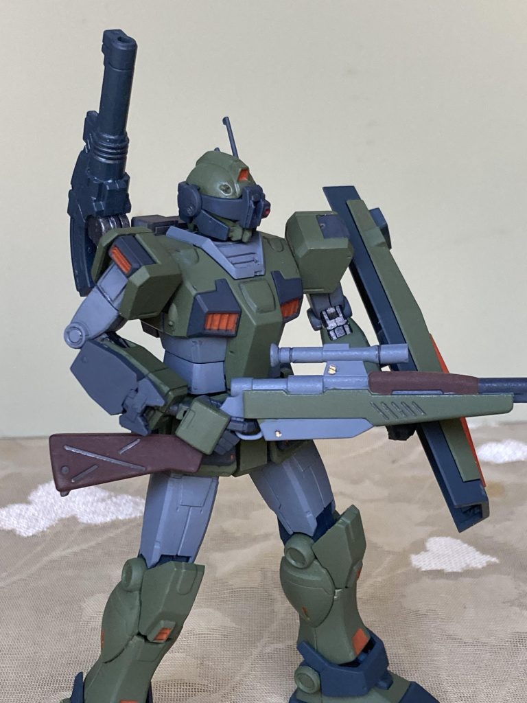 特にいじる事なく、パーツを付け替えるだけのお手軽感覚です．でも、実際こういう汎用性が連邦軍の勝因でもあったと思います。