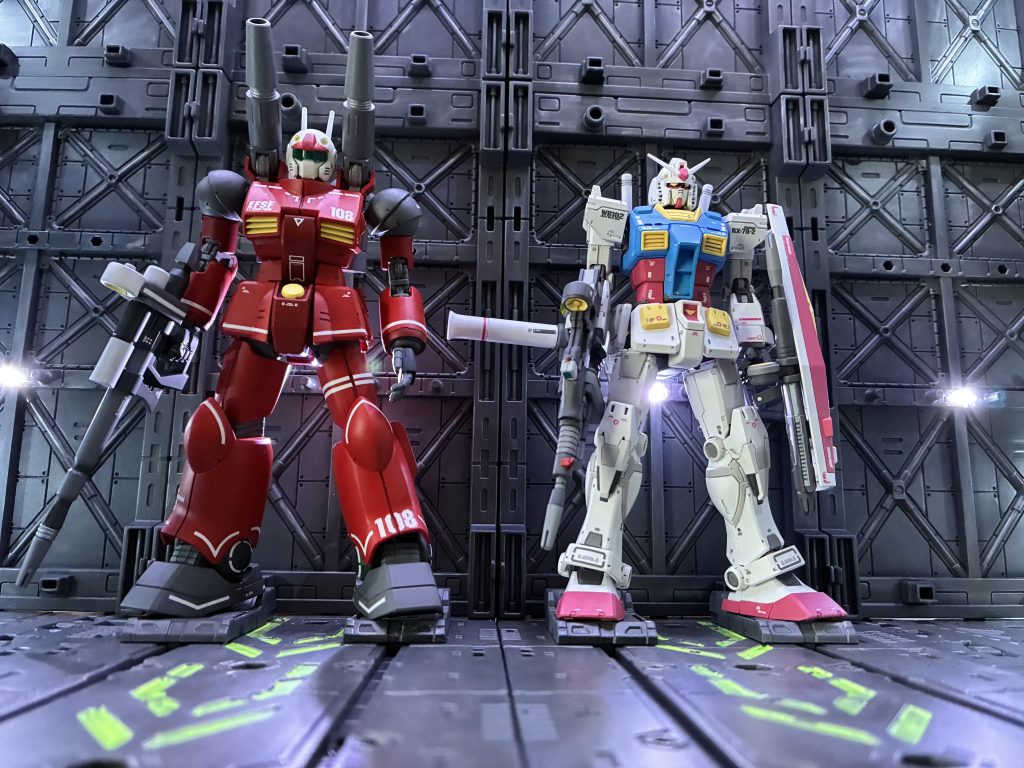 ガンダムと並べると…ガンキャノンをもう一機作りたくなっちゃいます。今のキットは昔と違ってスタイル良しでいいですね。