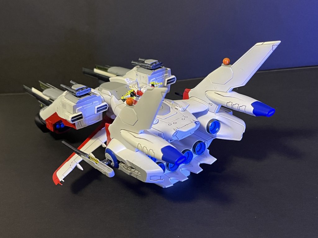 航行時のバーニアどうしようか考えてたけど、蛍光ブルー上塗りで、ブラックライトで青く光るように。参考にさせてもらった方ありがとうございます。&nbsp;