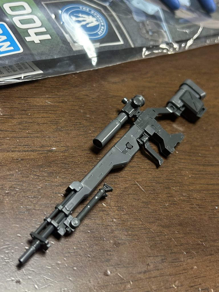 パチ組み。組み替えてノーマルライフルとアンチマテリアル風にも出来ます。そもそも冷却システム使って単発射撃用だったハズが連射強化型ってどうなんだろ？とか思ってしまいますw