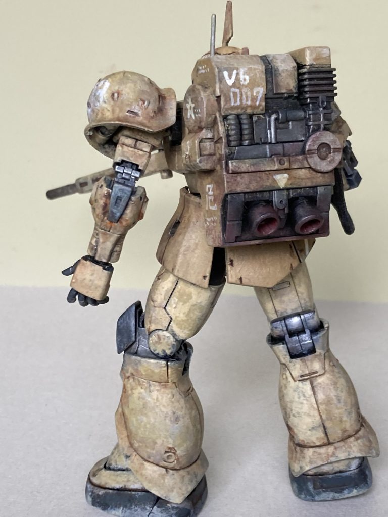 このバックパックは時間をかけて、ちょこちょこ塗りました。