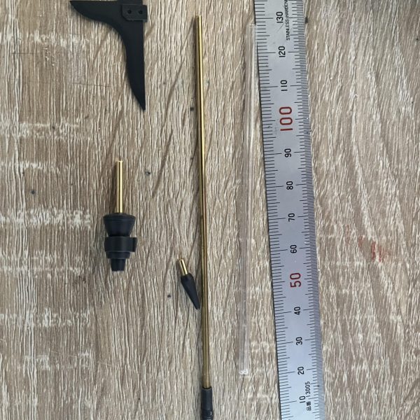 RGブラストインパルスの対としてHGのアビスガンダムを改造中顔がbsだったのでちょっとメリハリ利かせるようにしてます。胴体延長と関節部分の可動域を増やすためにEGストライクに犠牲になってもらいました。（5枚目）