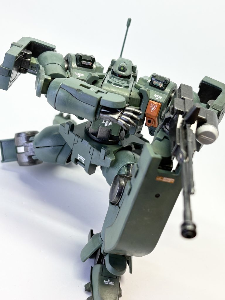 片膝に盾付いてるのいいね。