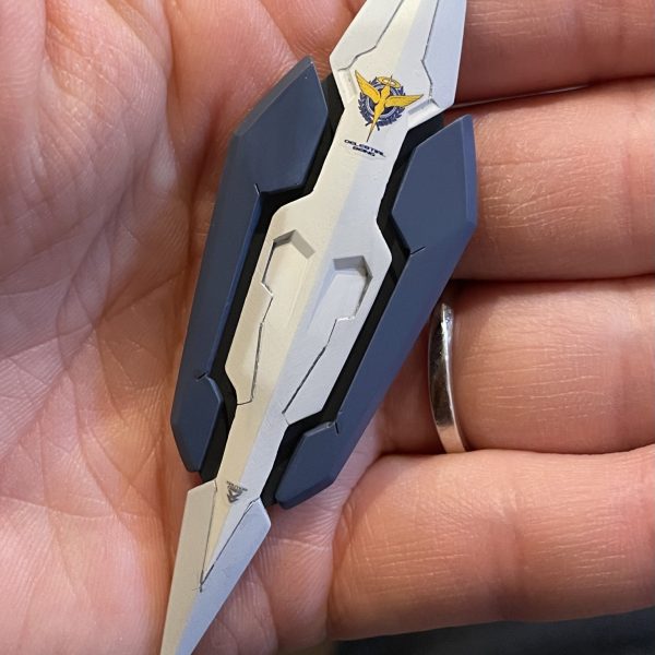 塗装、デカール貼りまで完了！クリアパーツの下はデザインしてカラー印刷した紙を挟んでいます(zaku-kao2)（2枚目）